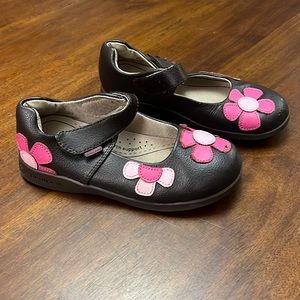 Pediped Girls Mary Jane Shoes. Brown with pink flowers. Size 30 - 12.5 to 13 US